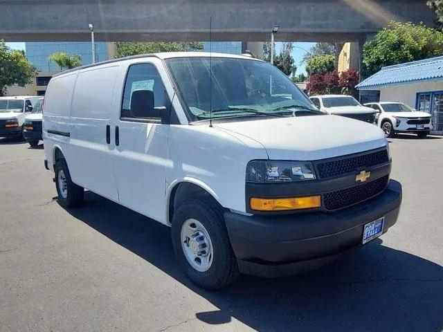 2026 Chevrolet Express Cargo Van 2500 Regular Wheelbase, WT, RWD