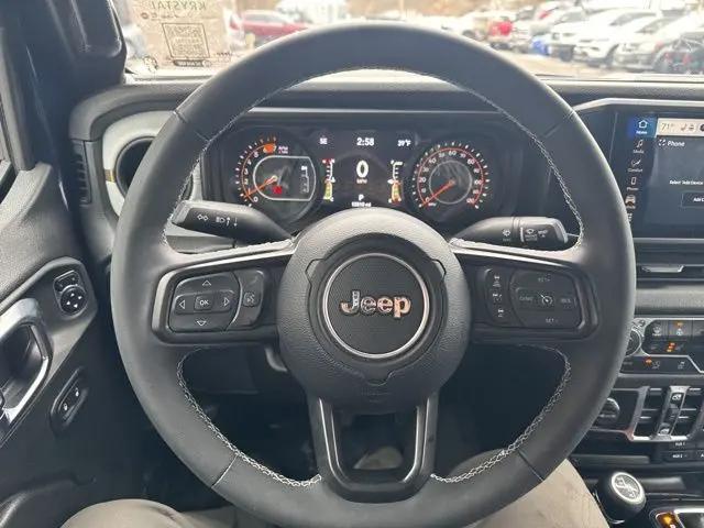 2025 Jeep Wrangler 4-Door Summit 4x4
