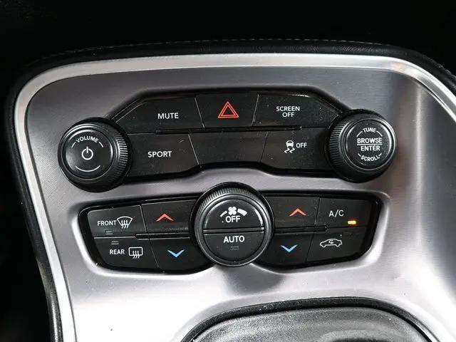 2022 Dodge Challenger SXT