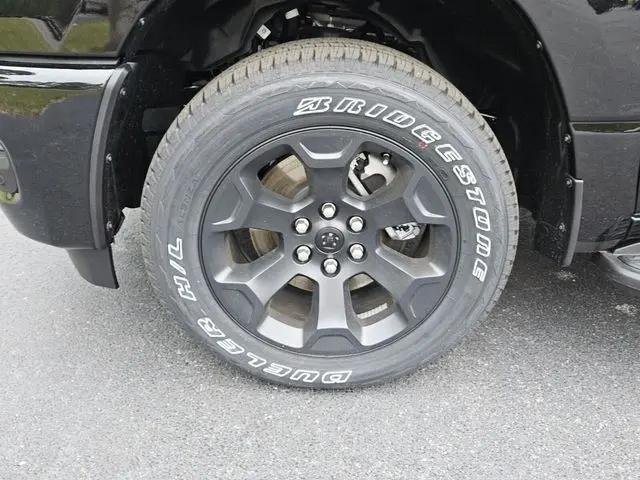 2026 Ram 1500 Express Crew Cab 4x4 5'7" Box