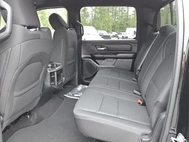 2026 Ram 1500 Express Crew Cab 4x4 5'7" Box