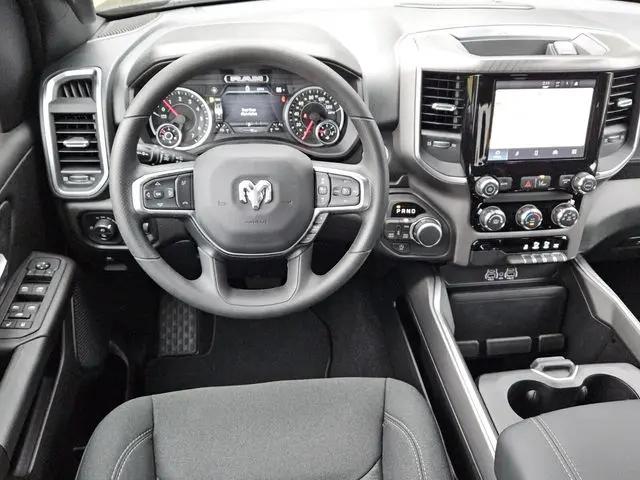 2026 Ram 1500 Express Crew Cab 4x4 5'7" Box