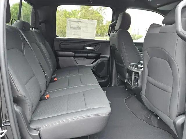 2026 Ram 1500 Express Crew Cab 4x4 5'7" Box