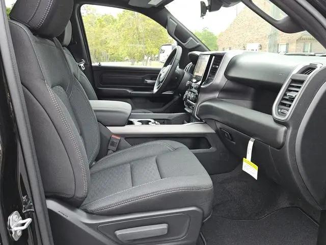 2026 Ram 1500 Express Crew Cab 4x4 5'7" Box