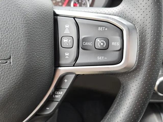 2026 Ram 1500 Express Crew Cab 4x4 5'7" Box