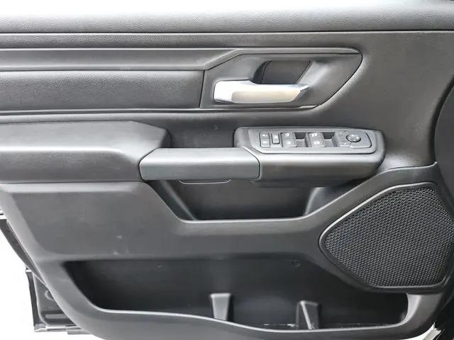 2026 Ram 1500 Express Crew Cab 4x4 5'7" Box