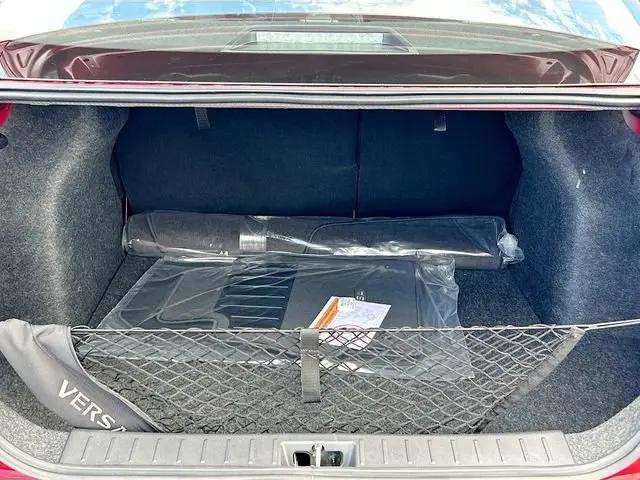 2025 Nissan Versa 1.6 SR