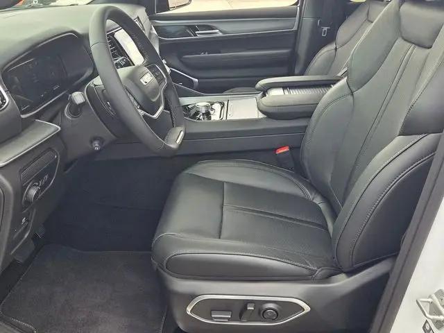2026 Jeep Grand Wagoneer L 4x4