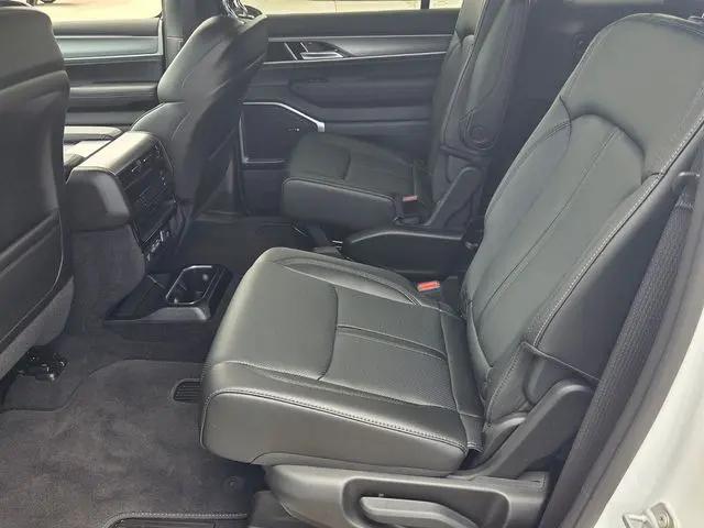 2026 Jeep Grand Wagoneer L 4x4