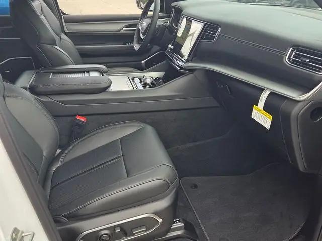 2026 Jeep Grand Wagoneer L 4x4
