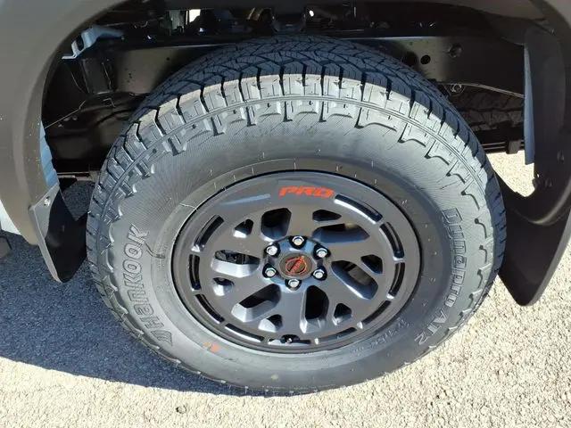2026 Nissan Frontier Crew Cab PRO-4X 4x4