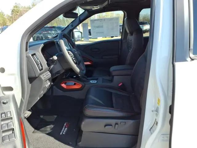 2026 Nissan Frontier Crew Cab PRO-4X 4x4