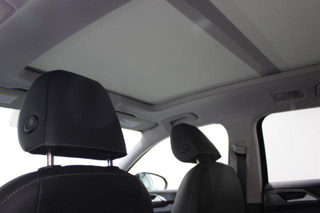 2026 Volkswagen Taos SE Black