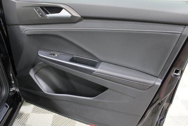 2026 Volkswagen Taos SE Black