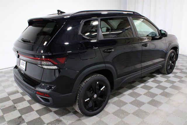 2026 Volkswagen Taos SE Black