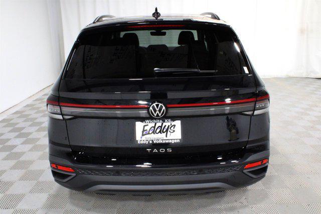 2026 Volkswagen Taos SE Black