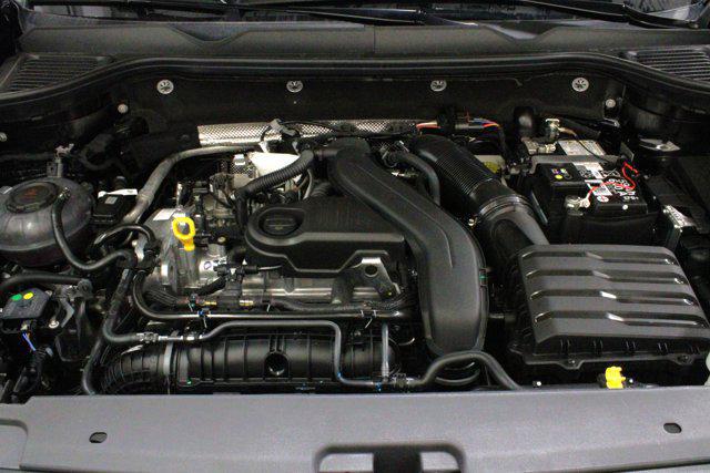 2026 Volkswagen Taos SE Black