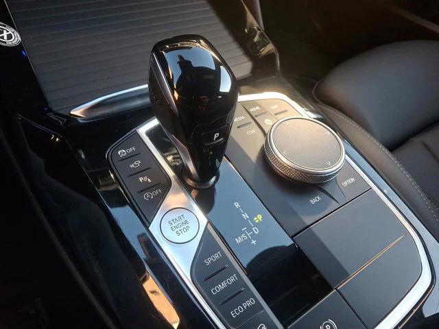 2025 BMW X4 xDrive30i
