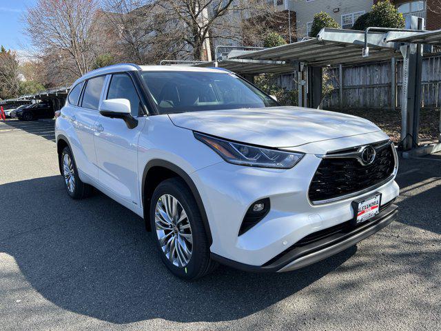 2026 Toyota Highlander Hybrid Platinum