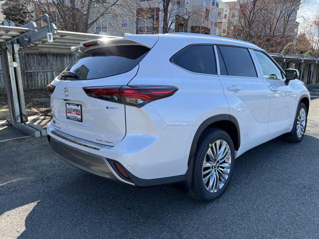 2026 Toyota Highlander Hybrid Platinum