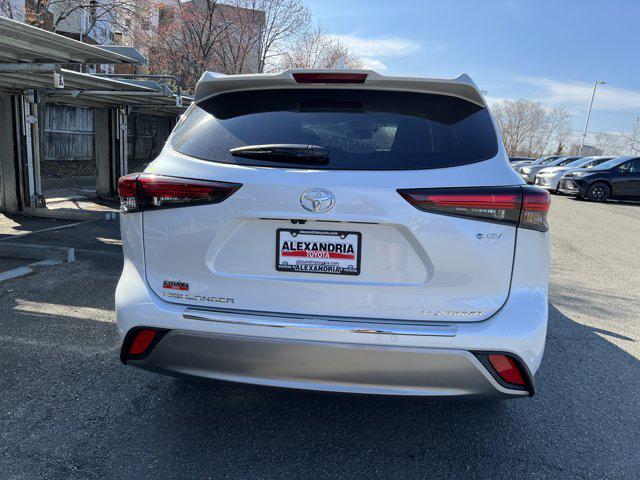 2026 Toyota Highlander Hybrid Platinum