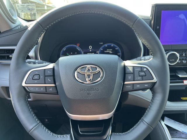 2026 Toyota Highlander Hybrid Platinum