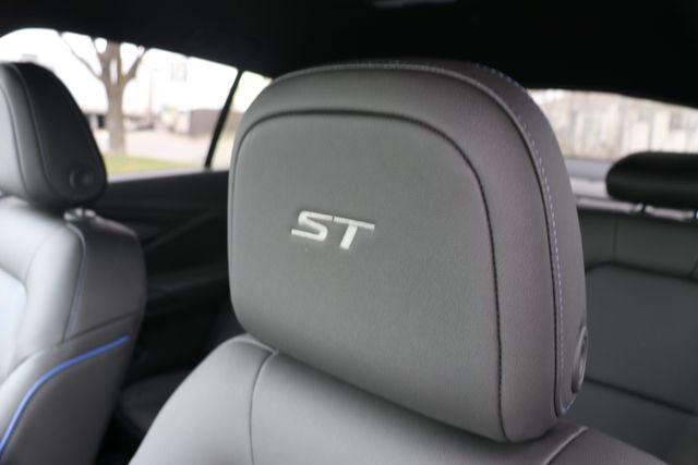 2026 Buick NV Sport Touring FWD