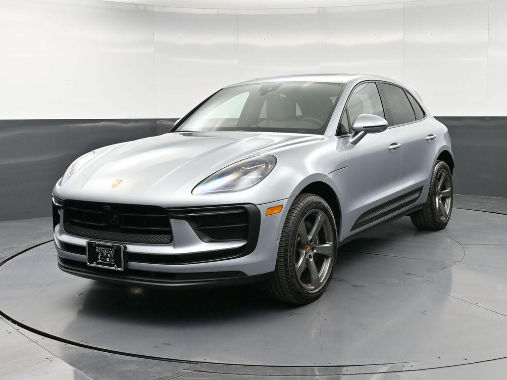 /2022 Porsche Macan