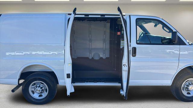 2026 Chevrolet Express Cargo Van 3500 Regular Wheelbase, WT, RWD