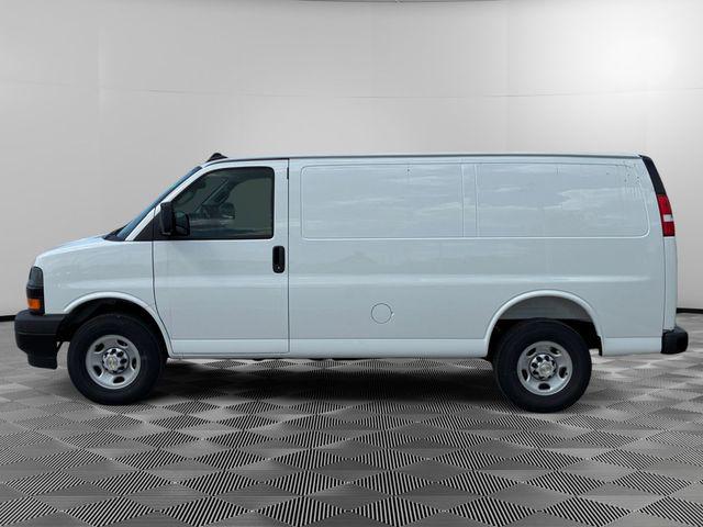2026 Chevrolet Express Cargo Van 2500 Regular Wheelbase, WT, RWD