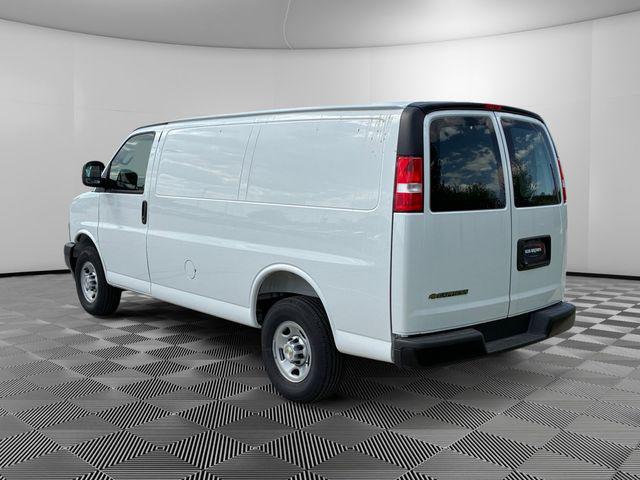 2026 Chevrolet Express Cargo Van 2500 Regular Wheelbase, WT, RWD