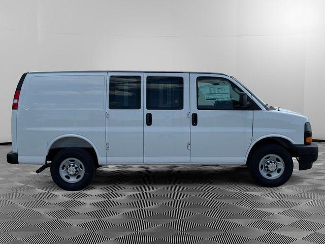 2026 Chevrolet Express Cargo Van 2500 Regular Wheelbase, WT, RWD