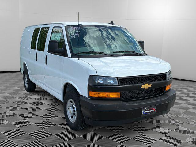 2026 Chevrolet Express Cargo Van 2500 Regular Wheelbase, WT, RWD
