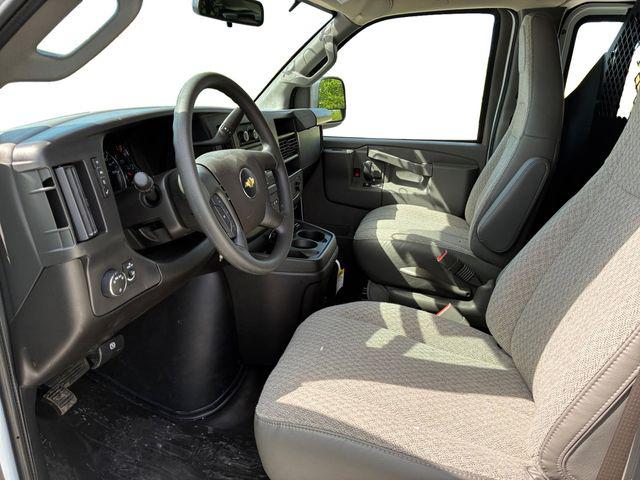2026 Chevrolet Express Cargo Van 2500 Regular Wheelbase, WT, RWD