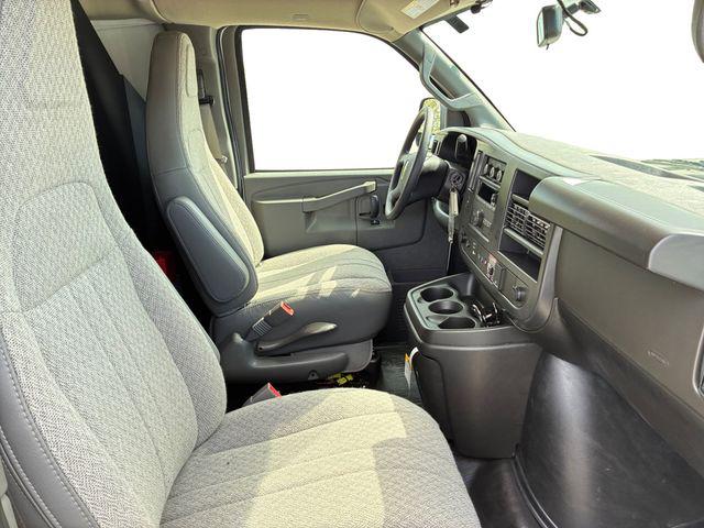2026 Chevrolet Express Cargo Van 2500 Regular Wheelbase, WT, RWD