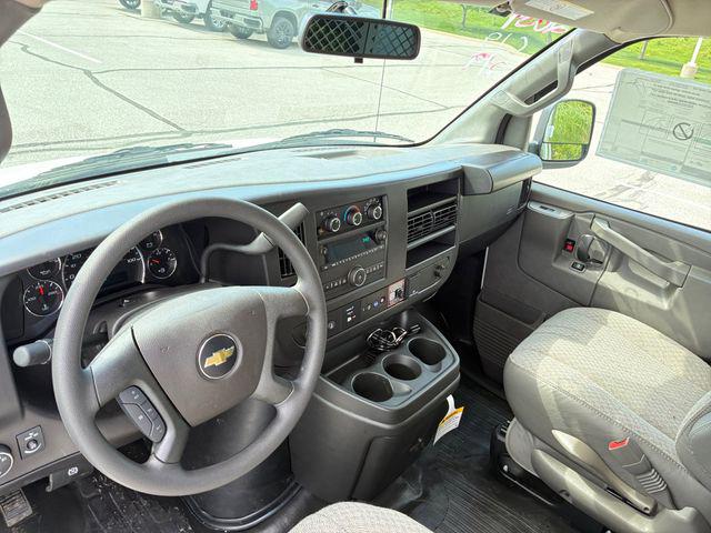 2026 Chevrolet Express Cargo Van 2500 Regular Wheelbase, WT, RWD