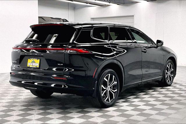 2025 Toyota Crown Signia XLE