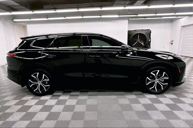 2025 Toyota Crown Signia XLE