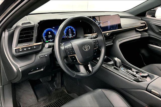 2025 Toyota Crown Signia XLE