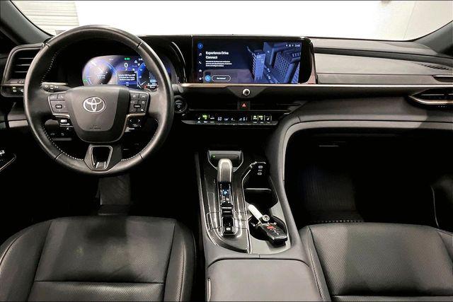 2025 Toyota Crown Signia XLE
