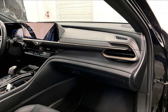 2025 Toyota Crown Signia XLE