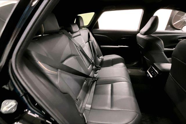 2025 Toyota Crown Signia XLE