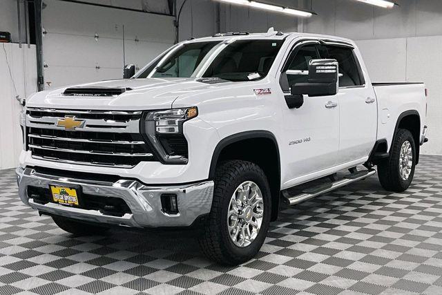 2025 Chevrolet Silverado 2500HD 4WD Crew Cab Standard Bed LTZ