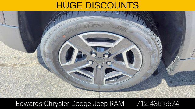 2026 Jeep Cherokee Laredo 4x4