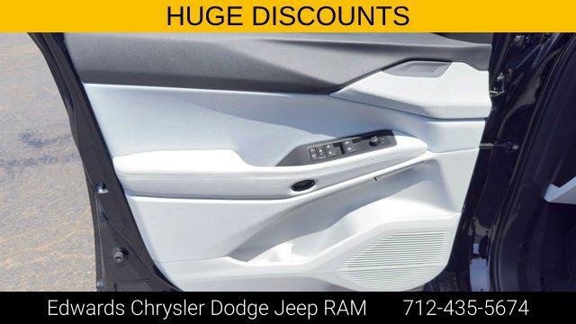 2026 Jeep Cherokee Laredo 4x4