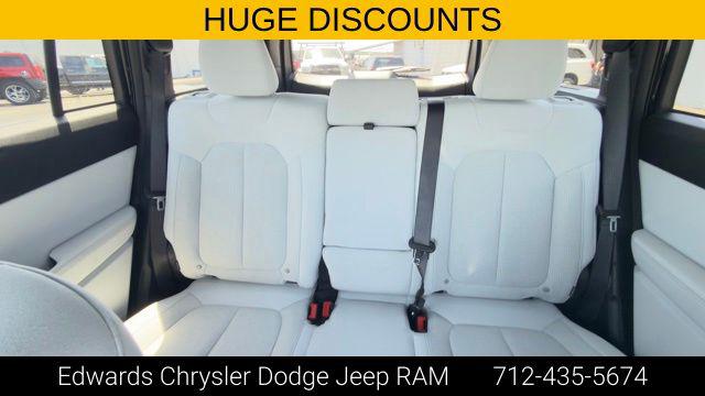 2026 Jeep Cherokee Laredo 4x4
