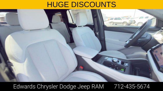 2026 Jeep Cherokee Laredo 4x4