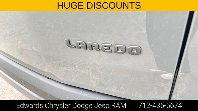 2026 Jeep Cherokee Laredo 4x4