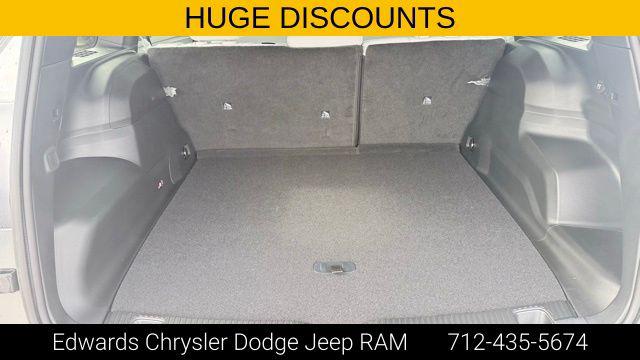 2026 Jeep Cherokee Laredo 4x4