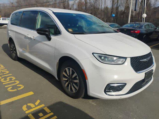 2024 Chrysler Pacifica Hybrid Select